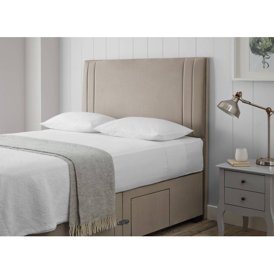 ssClassic Wooden Bed